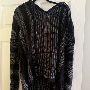 Black and white pullover
